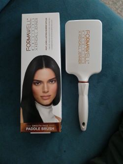 X KENDALL JENNER HAIR BRUSH $10
