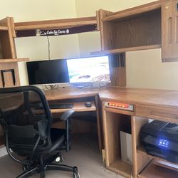 Office Desk With Many Cabinets 