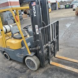 Forklift For sale 6,000 lb Lifting capacity Triple Mast 