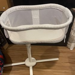 Halo Bassinest Bassinet Sleeper - Includes 6 Sheets And Infant Hammock! 