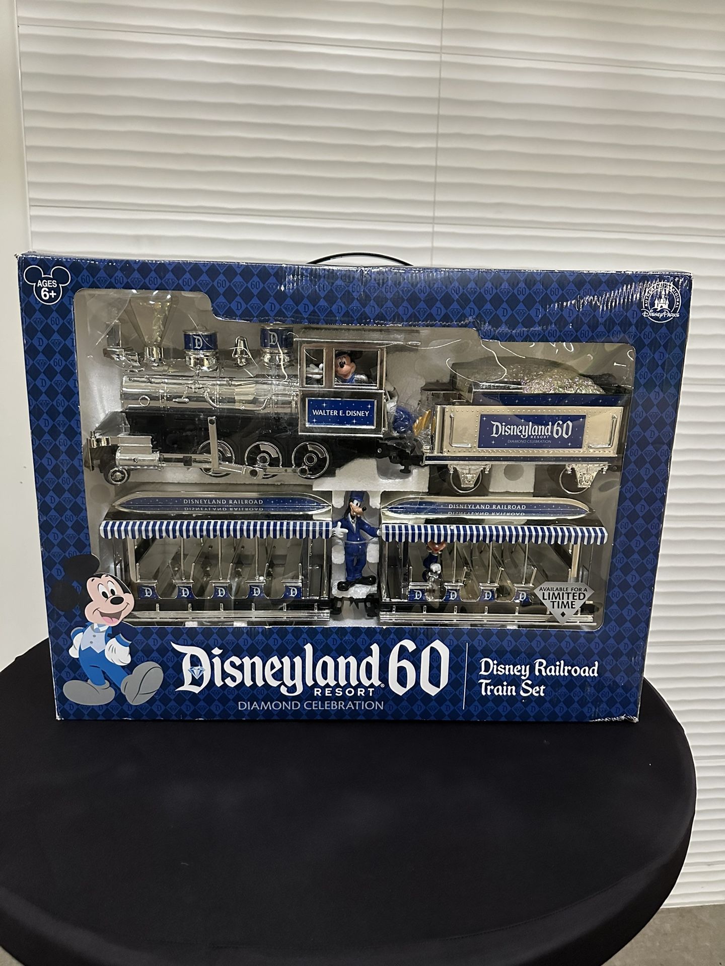 Disneyland 60th Anniversary Train Set Diamond Edition