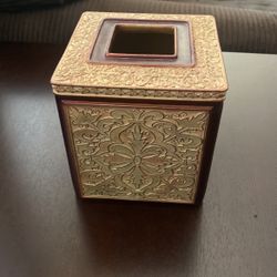 Tissue Holder