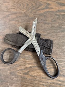 Medical EMT Trauma Shears with Belt Holster