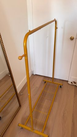 Clothing rack - Gold