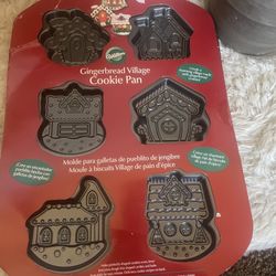 Brand New Wilton $3 Off Gingerbread Village Cookie Pan
