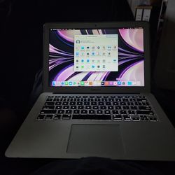MacBookAir Laptop