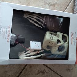 4ft Hanging Reaper With Light Eyes & Sounds