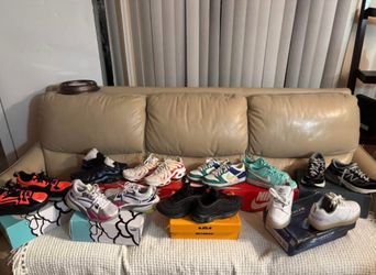 Little girl, Nikes sneakers size 4/5