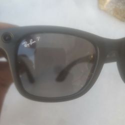 Ray-Ban Meta Smart Glasses – Excellent Cond – Case + Charger – $249 OBO