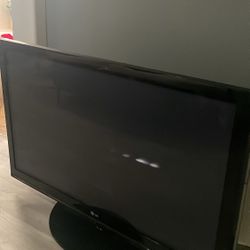 50" LG HDTV W/Remote 