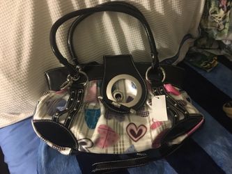 Heart purse with handles and shoulder strap