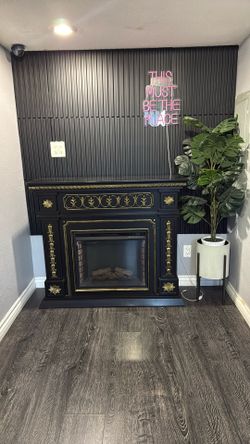 ELECTRIC FIREPLACE
