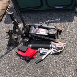 Craftsman 3 Ton Jack With Stands, Lug Wrench, Grease Gun Set