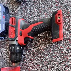 Milwaukee M18 hammer drill