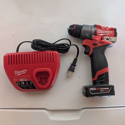 Milwaukee M12 fuel hammer drill kit