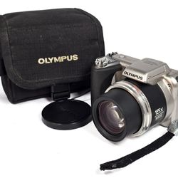 Olympus SP-600UZ Image Stabilization 12mp Digital Camera w/ Bag - Camera takes AA Batteries