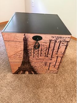 Free End/Side Table