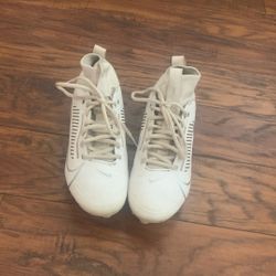 Nike football cleats for men’s size 7