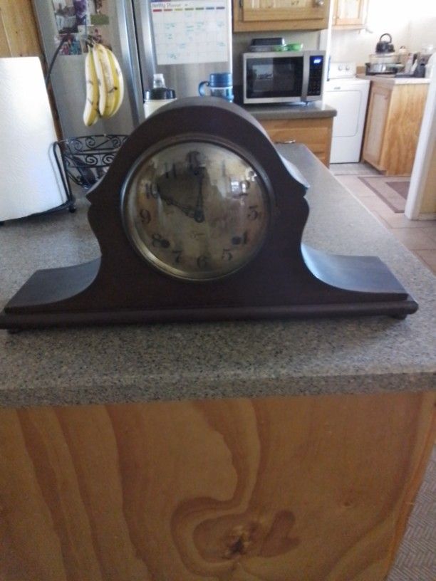 Sessions Mantle Clock