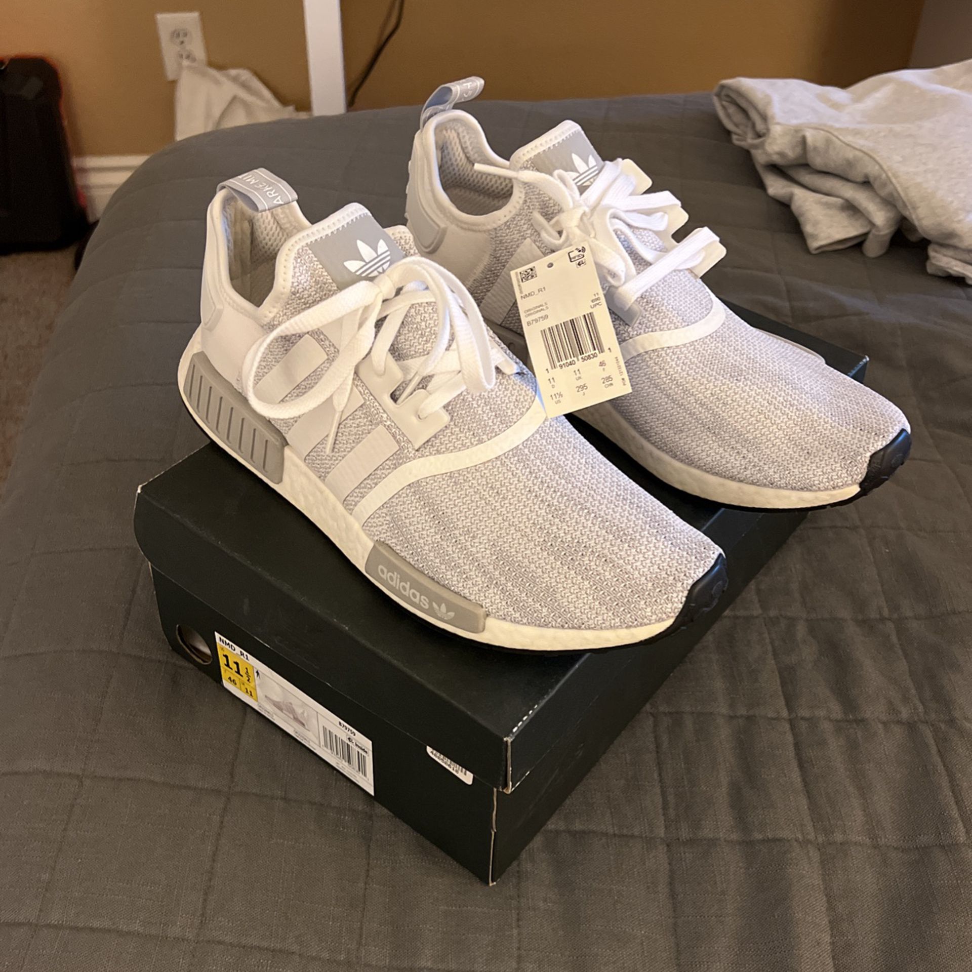 flyde padle mount Adidas NMD R1 “Blizzard” 11.5 BRAND NEW for Sale in Rancho Cucamonga, CA -  OfferUp