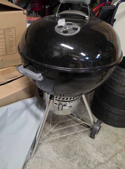 Weber 22-inch Original Kettle Premium Charcoal Grill