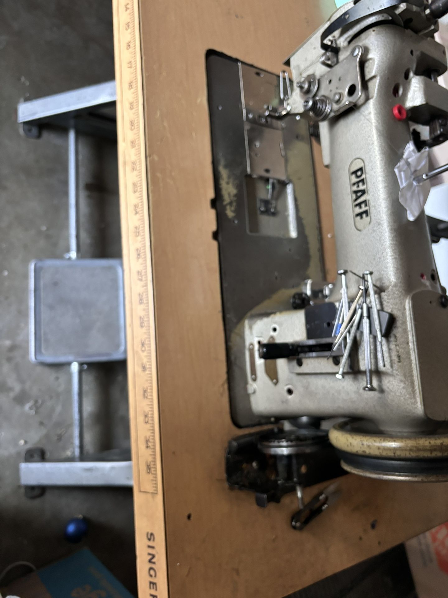 Industrial Sewing Machine 