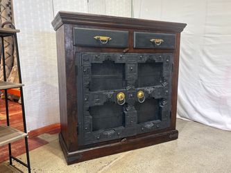 Hidden Temple Thick Door 2-Tone Cabinet