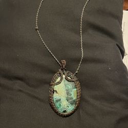 Heady Wire Wrap With Jade And 24" Chain 
