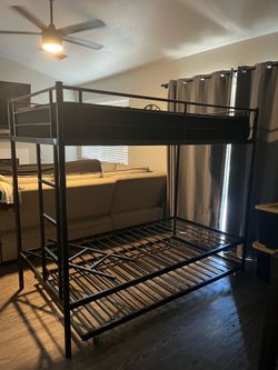 Twin bunk beds