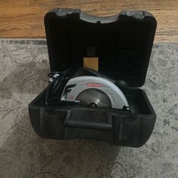 Like-New Craftsman 7-1/4” Circular Saw with Case