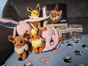 Pokemon Eevee Collection Lot