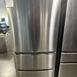 LG 33” 4-door Refrigerator - 🚨TENT SALE SPECIAL🚨
