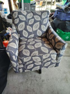 SILLON GIRATORIO COMO NUEVO $60