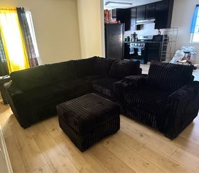 Sectional sofa with ottoman