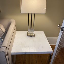 2 Side Tables With Lamps And Couch 
