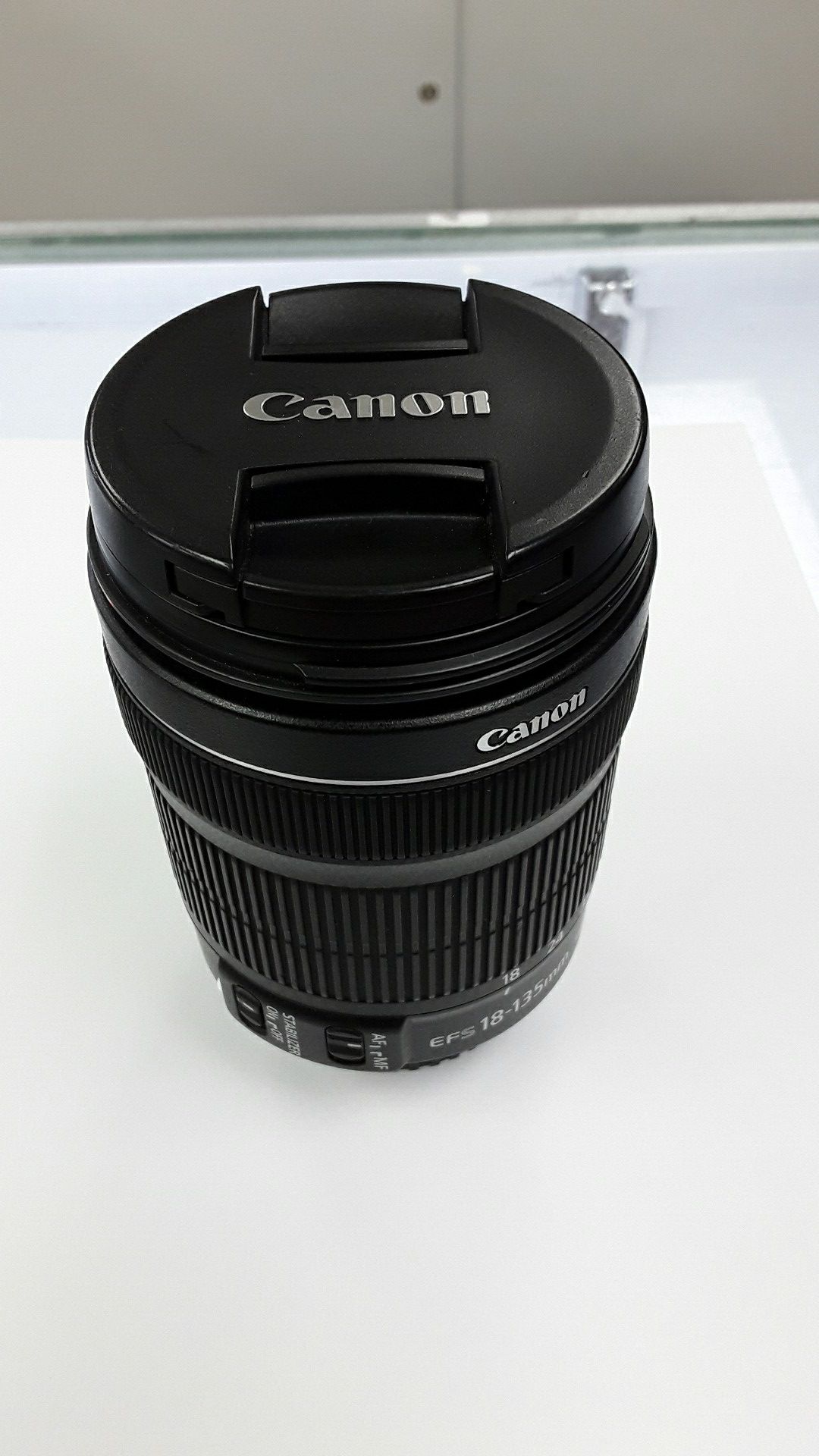 Canon EF-S 18-135mm f/3.5-5.6 IS STILL Lense