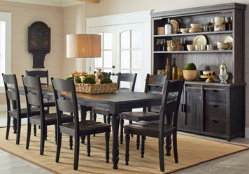 Madison County Vintage Black Ext Dining Table w/ 4 Chairs