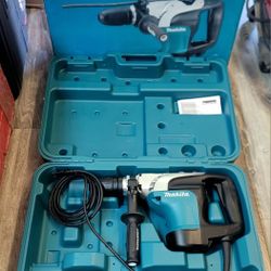 Makita HR4002 1-9/16" Rotary Hammer, accepts SDS-MAX bits (BRAND NEW )