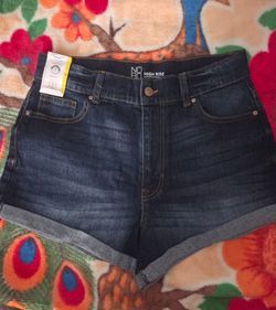 No Boundaries Mom Shorts