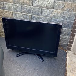 Toshiba 37" REGZA ol School  HD Tv  W/Internet