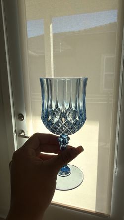 58 Plastic Wineglasses
