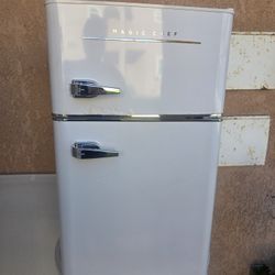 Magic Shef Refrigerator 