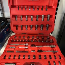 Craftsman cmmt82335 81pc sae/metric mechaings socket set