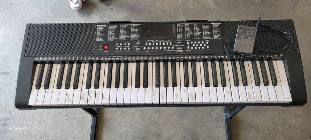 Keyboard W/stand & Charger