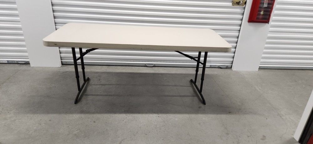 6ft Table