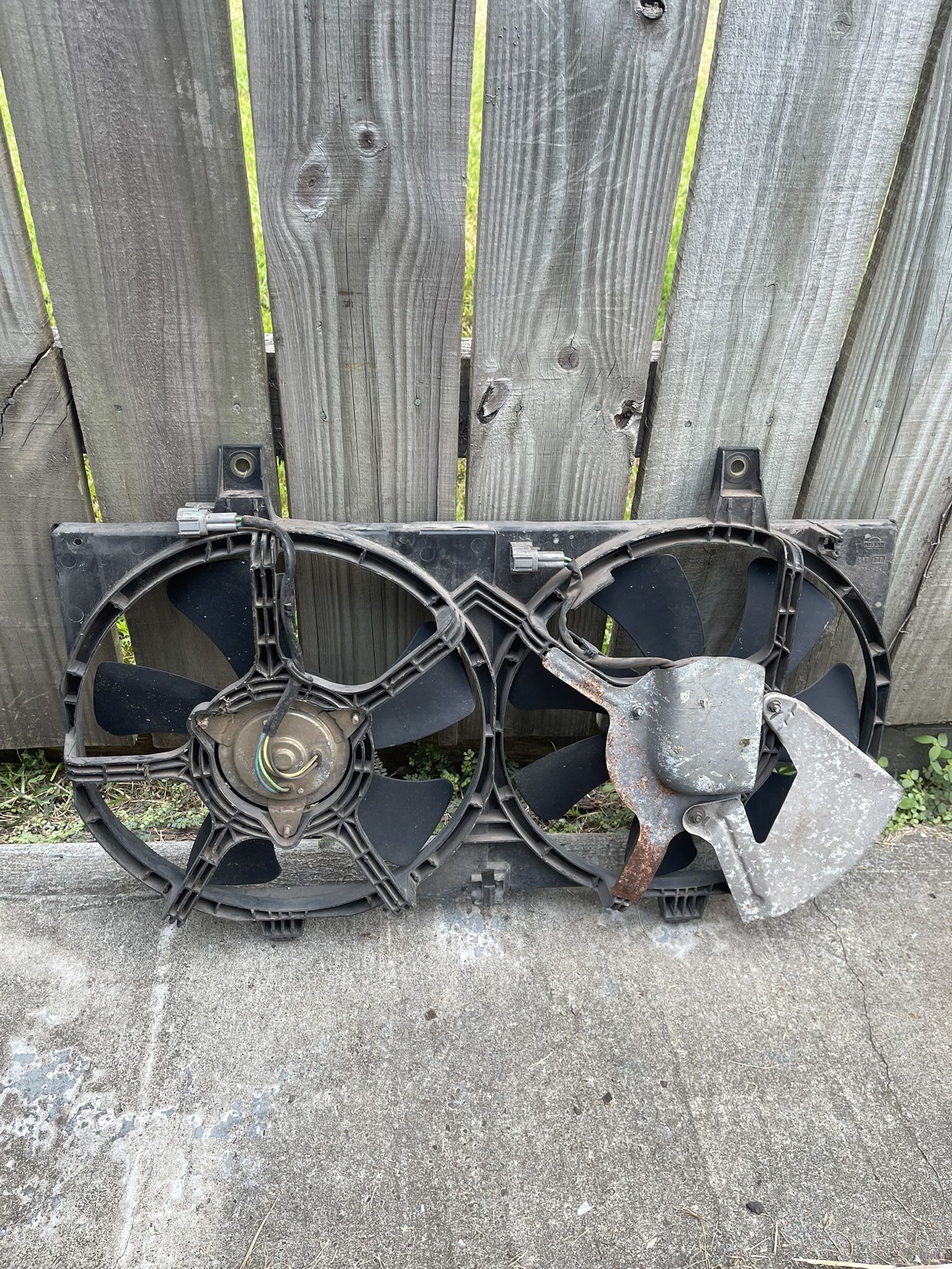 2000-01 Nissan Sentra 1.8 2000-06 Nissan Sentra 2.0 Radiator Fans