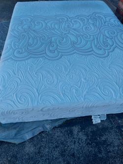 Colchón Queen Size Excelente Condiciones No Sucios Ni Rotos Libre De Mascotas Y Humo 