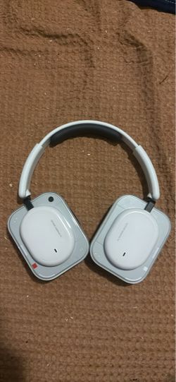 Nothing a headphones