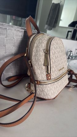Michael kors mini back pack