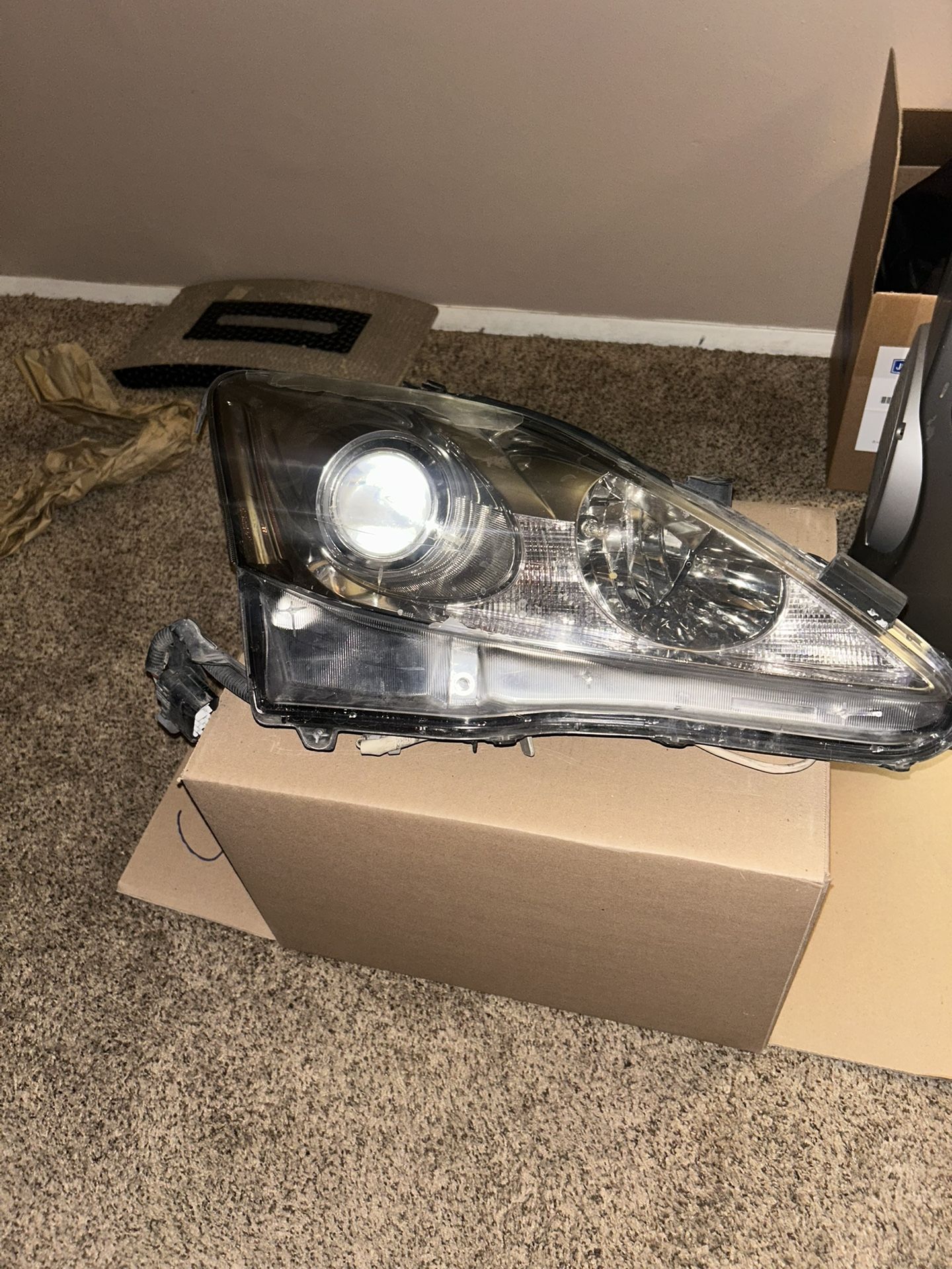 USED 08 Lexus is250 left headlight